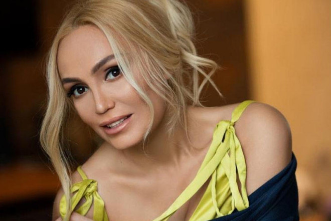 Nura Suri kitab yazır - Şou-biznes...