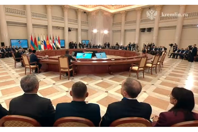 Putin liderlərlə bir araya gəldi 