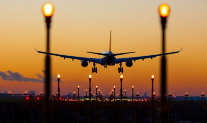 Moskvadan Antalyaya uçan təyyarə Mersinə təcili eniş edib 