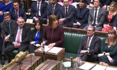 Britaniyada pab sahibi nazir və deputatları vergi artımına görə obyektinə buraxmır 