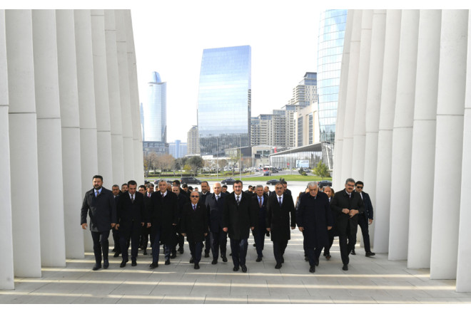 Cevdet Yılmaz Zəfər parkında - FOTOLAR