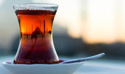 Alimlərdən ciddi xəbərdarlıq: İsti çay və qəhvə mədə xərçənginə yol aça bilər