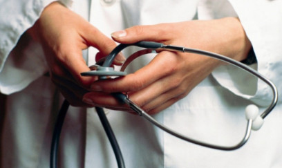 10 aylıq körpəyə görə həkimə töhmət verildi - RƏSMİ