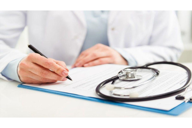 Xəstəyə baxmaqdan imtina edən həkimi hansı cəza gözləyir? - Vəkil