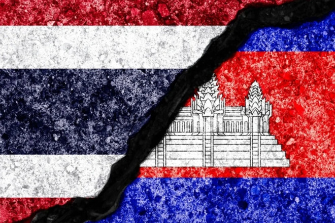 Kamboca–Tayland sərhədində toqquşmalar davam edir: Minlərlə insan evini tərk edib