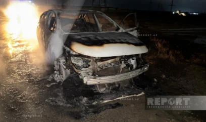 Sumqayıtda avtomobil yanıb 