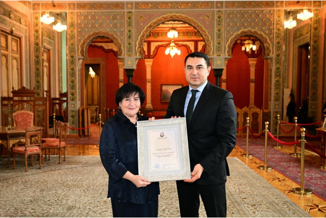 Adil Kərimli akademik Nailə Vəlixanlını ziyarət etdi - FOTOLAR 