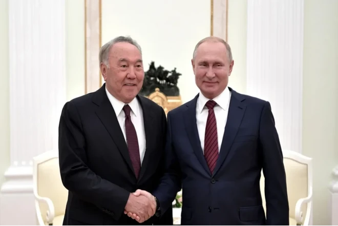 Putin Kremldə Nursultan Nazarbayevlə görüşüb 