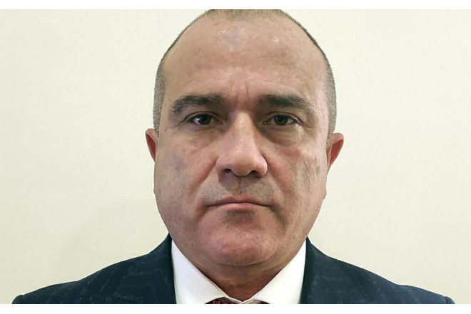 Yeni başçı müavinini işdən çıxardı