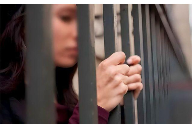 Ərinin ölümünü sifariş verən qadına 18 il həbs cəzası verildi 