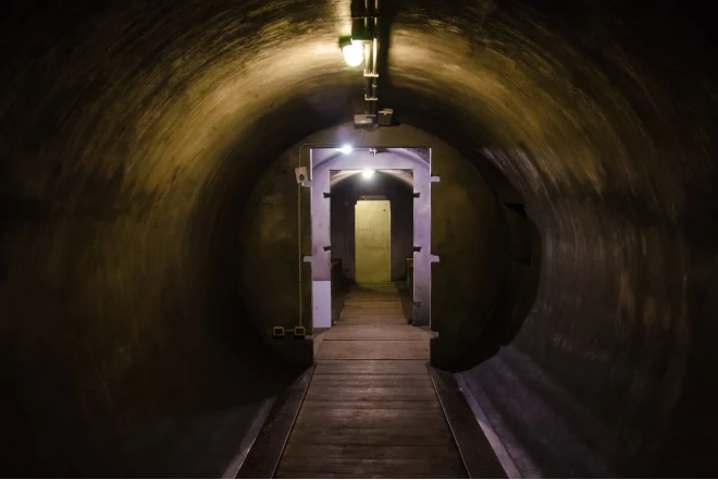 Polşada bomba sığınacağı tikilir 