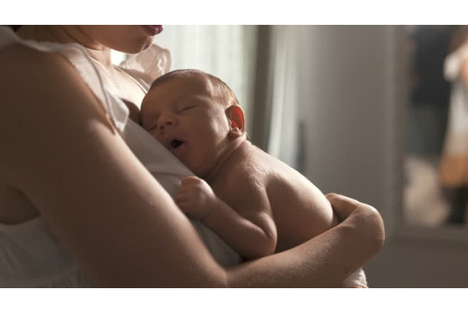 Qadınların ilk doğuş yaşı artır: əhali artımı təhlükədə