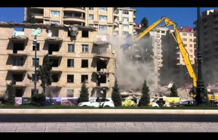Bakıda qəzalı vəziyyətdə olan, plana düşən binaların sökülməsi BU TARİXDƏ yekunlaşacaq - VİDEO