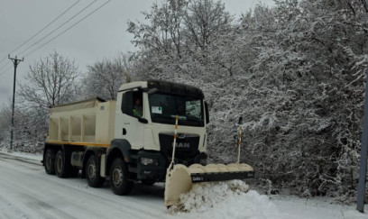 Ağdərədə yollar xüsusi texnikalarla təmizlənir 