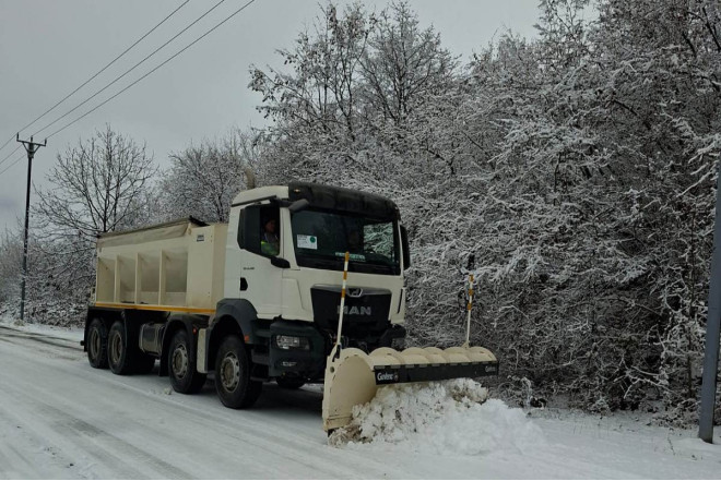Ağdərədə yollar xüsusi texnikalarla təmizlənir 