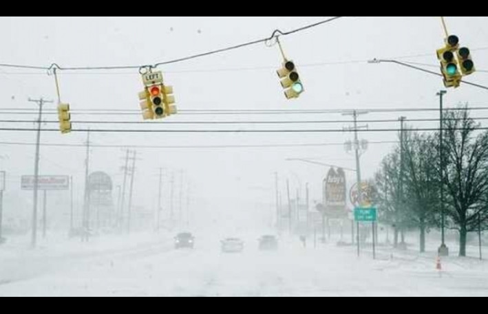 ABŞ-ın şimal-şərqində qar fırtınası: 10 minə yaxın reys ləğv edildi, yollarda hərəkət dayandı