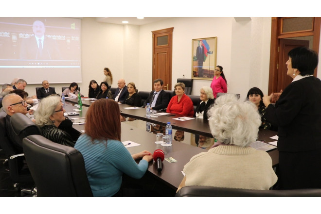 “İrəvan və İrəvanlılar” mövzusunda dəyirmi masa təşkil olunub. 