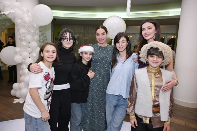 Arzu Əliyeva xüsusi qayğıya ehtiyacı olan uşaqlar üçün keçirilən bayram şənliyindən paylaşım edib 