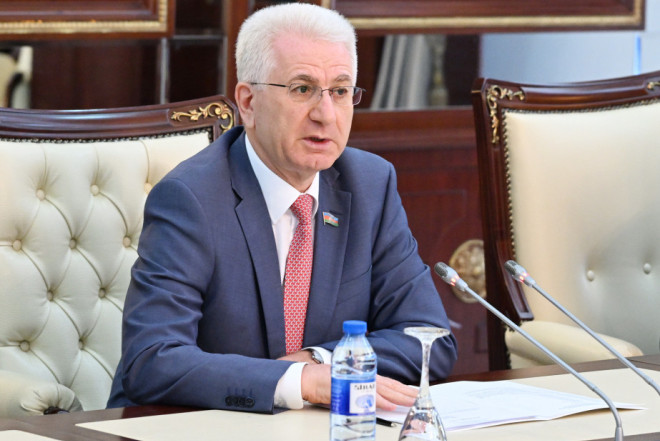 Deputata AĞIR İTKİ