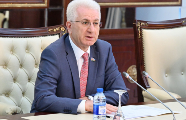 Deputata AĞIR İTKİ