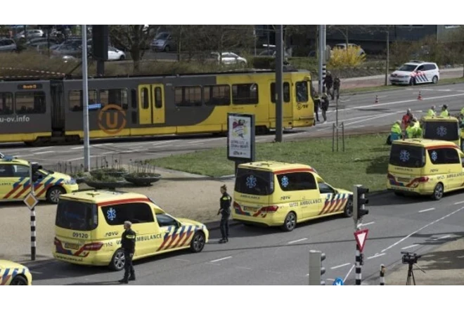 2 tramvay toqquşdu - Yaralılar var 