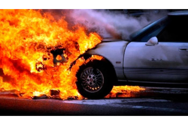 Şəmkirdə maşın yandı - FOTO 