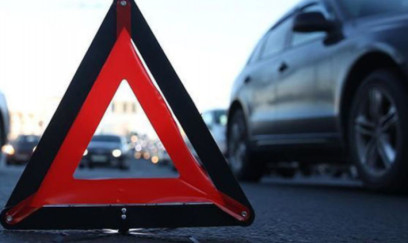 Şəkidə iki avtomobil toqquşub 