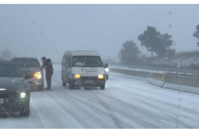 Bakı-Şamaxı yolunda hərəkət çətinləşdi - VİDEO