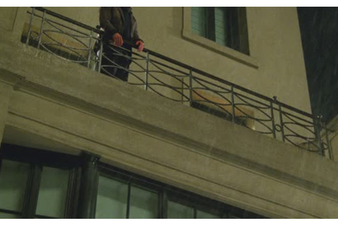 Bayram axşamı eyvandan yıxılan kişi öldü 