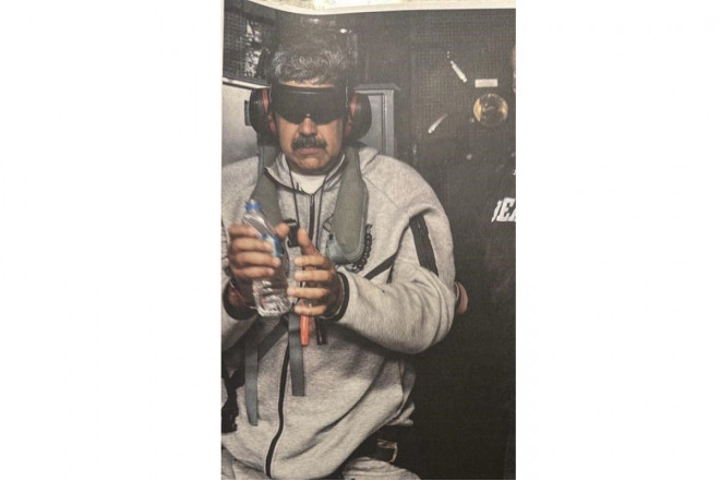 Tramp Maduronun ABŞ-ın “Iwo Jima” gəmisindən əli qandallı fotosunu paylaşıb 