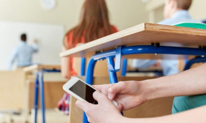 Fransada 15 yaşından kiçiklərə sosial şəbəkə qadağası 