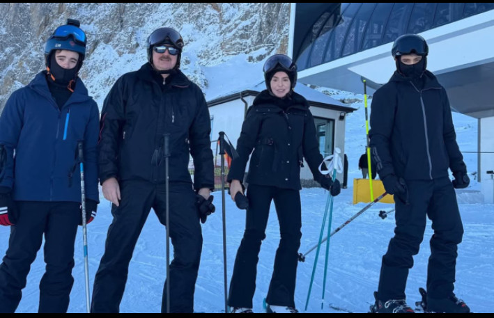 Prezident nəvələri ilə Şahdağda xizək sürdü - FOTOLAR