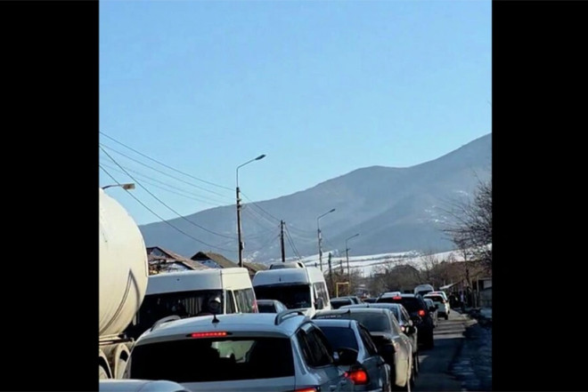 Ermənistan‑Gürcüstan sərhədində 5 kilometrlik tıxac yaranıb 