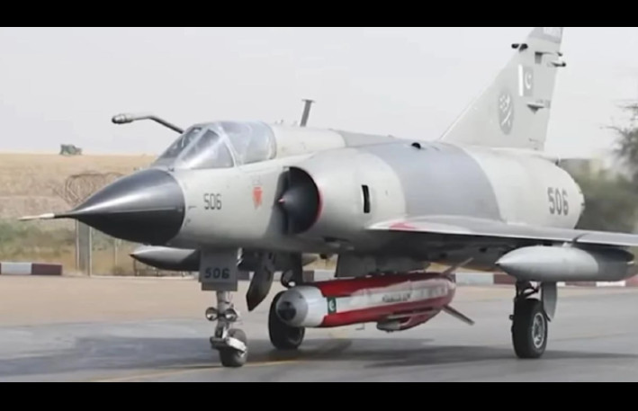 Pakistan ilk dəfə qanadlı raketini sınaqdan keçirdi - VİDEO