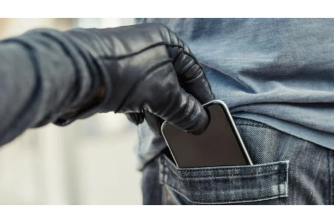 Atasının telefonunu oğurlayıb 60 manata satdı – 1 aylıq həbs edildi