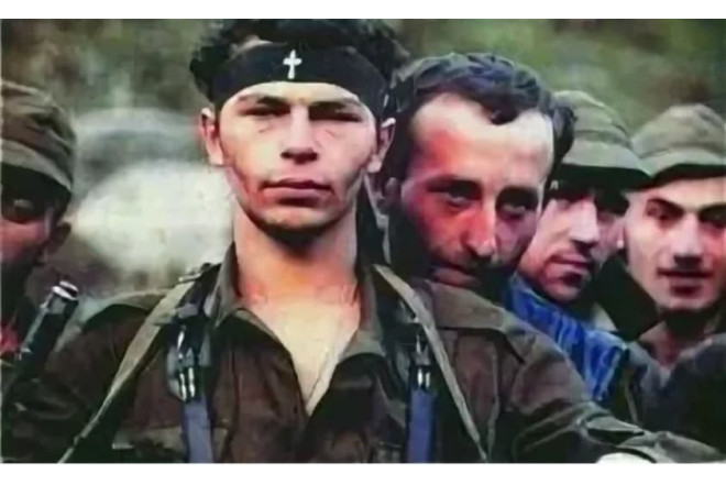 Ermənilər stadionda öldürdükləri gürcülərin başları ilə futbol oynayırdılar 