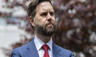 ABŞ vitse-prezidentinin evinin pəncərələri sındırılıb 