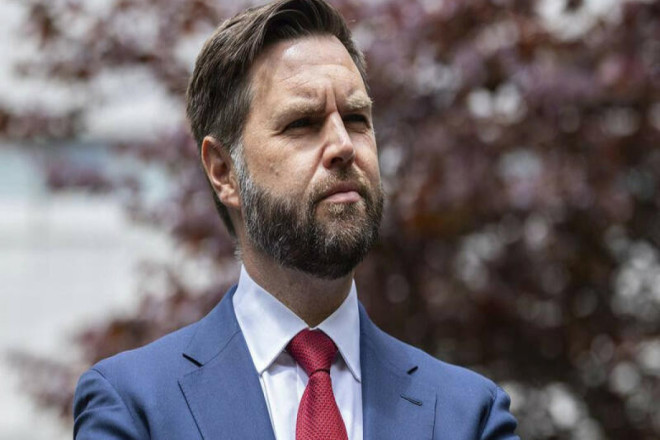 ABŞ vitse-prezidentinin evinin pəncərələri sındırılıb 