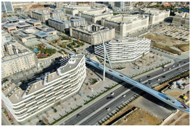 Bakıda unikal piyada körpüsü inşa edilib 