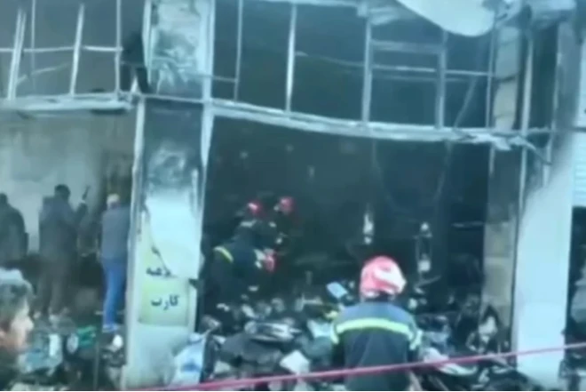 İranda etirazçılar Abbas məqbərəsini yandırdılar 