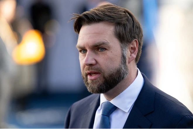 ABŞ-nin vitse-prezidenti bu şəxslərdən üzr istədi 