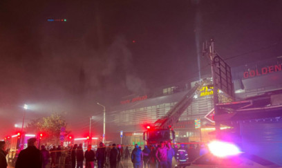 Tbilisidə ticarət mərkəzində yanğın baş verib 