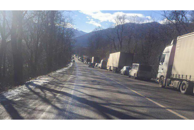 Gürcüstan-Ermənistan sərhədi bağlandı 