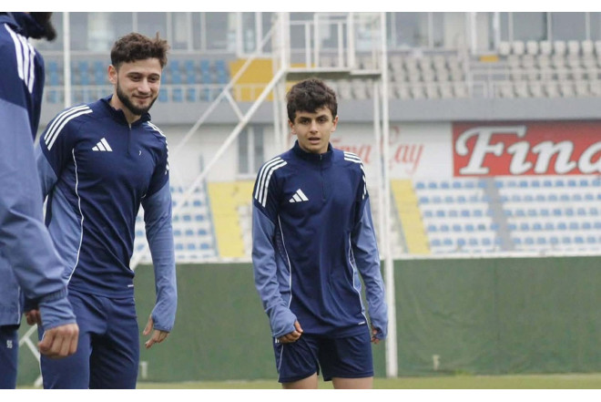 Qurban Qurbanov 16 yaşlı Əlini əsas heyətə çağırdı 