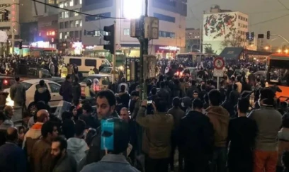 İranda etirazçılar 34 məscidi yandırdılar 