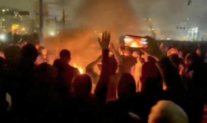 İranın Lorestan əyalətində 100-dən çox etirazçı SAXLANILDI