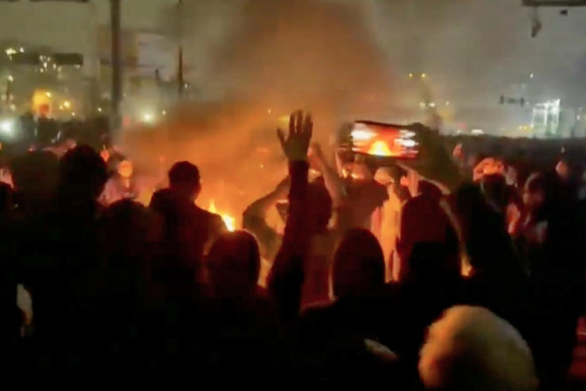 İranın Lorestan əyalətində 100-dən çox etirazçı SAXLANILDI