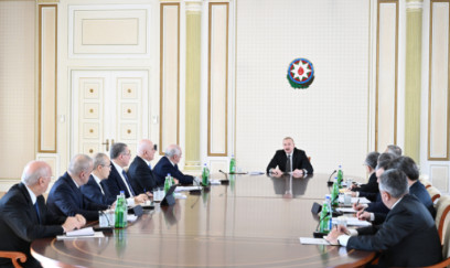 Prezident müşavirə keçirdi FOTOLAR