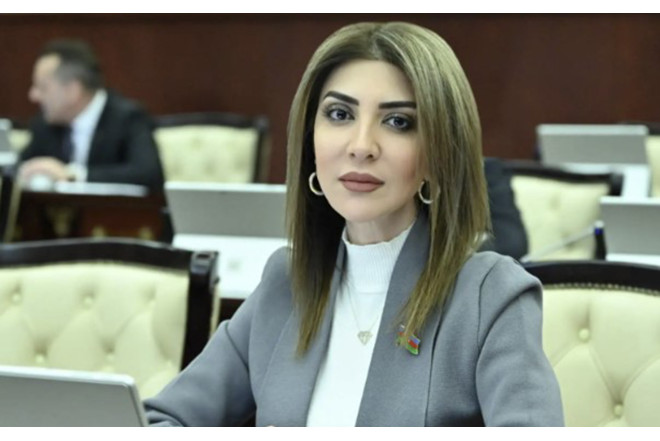 Deputat öz yerini qızına verdi 