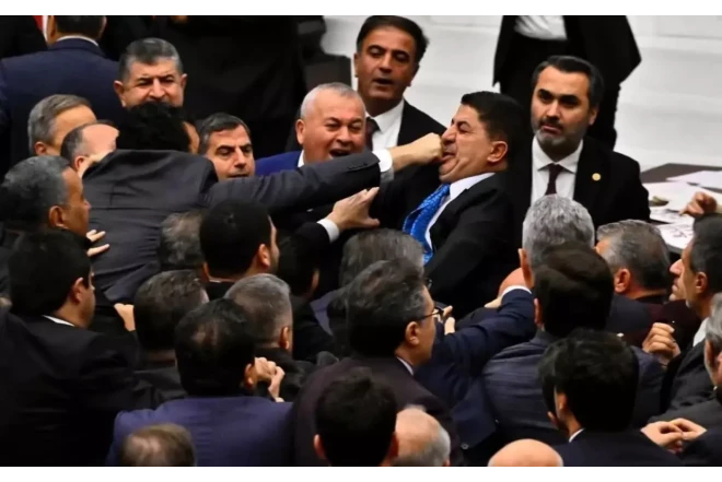 Dava edən deputatlara cəzalı maaş sistemi